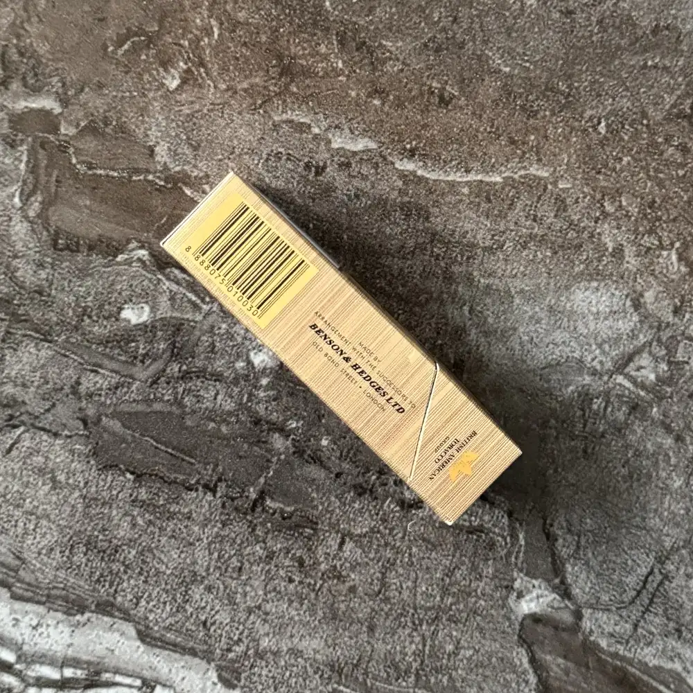 Benson & Hedge Blue Gold (London Based) - Damaged